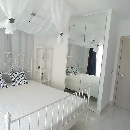 Opensky Pool Apartmán *